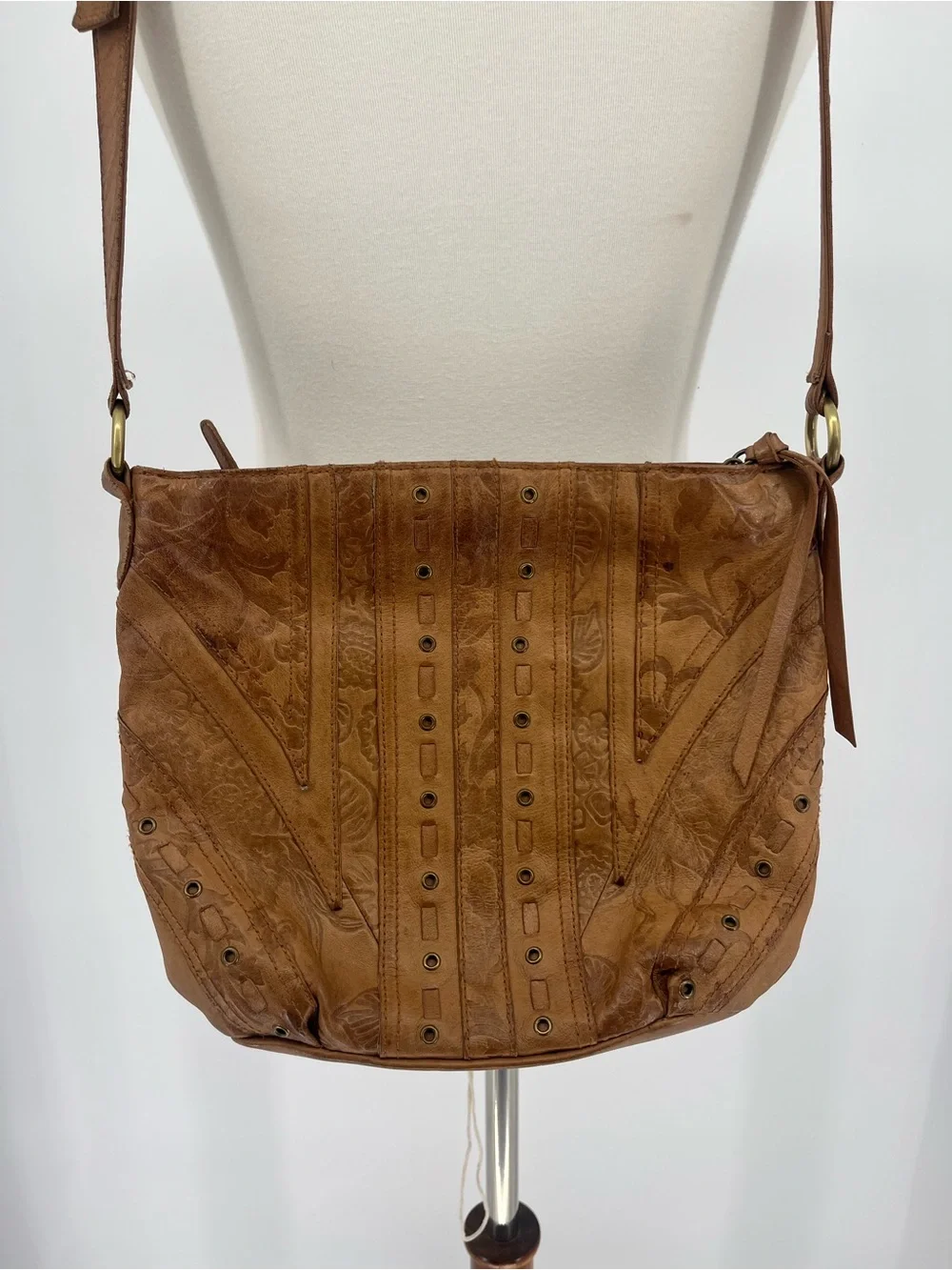 Cabin Creek Vintage Tooled Leather Crossbody Purse Tan Boho Western Festival Bag
